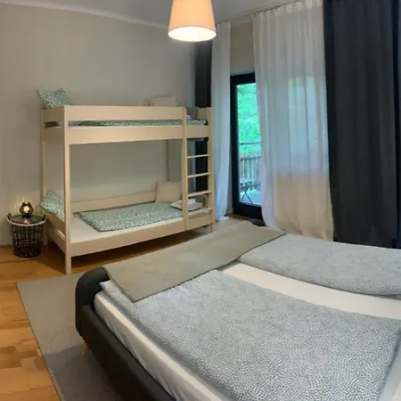 Πανσιόν Fecskefeszek Vendeghaz *